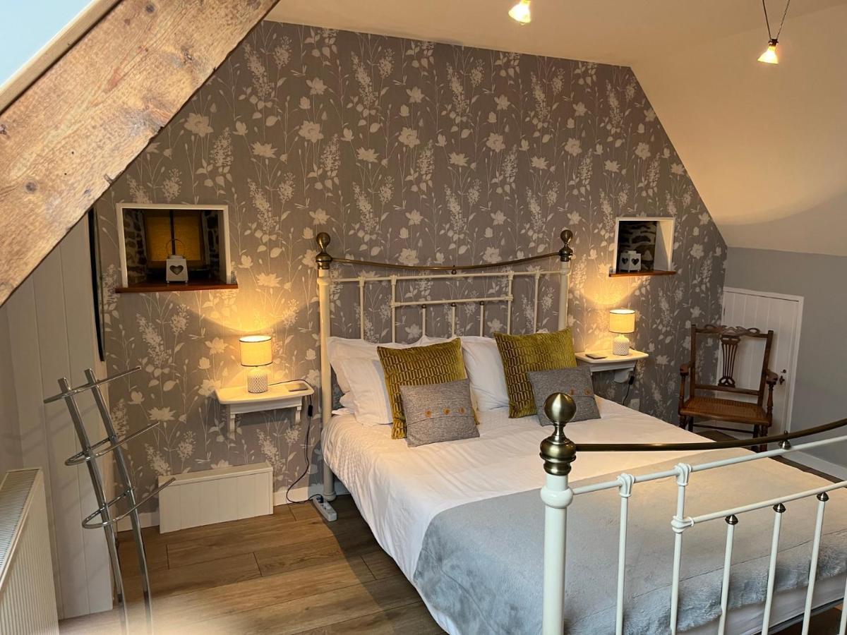 La Crepelliere Bed & Breakfast Villedieu-les-Poeles-Rouffigny Exterior photo